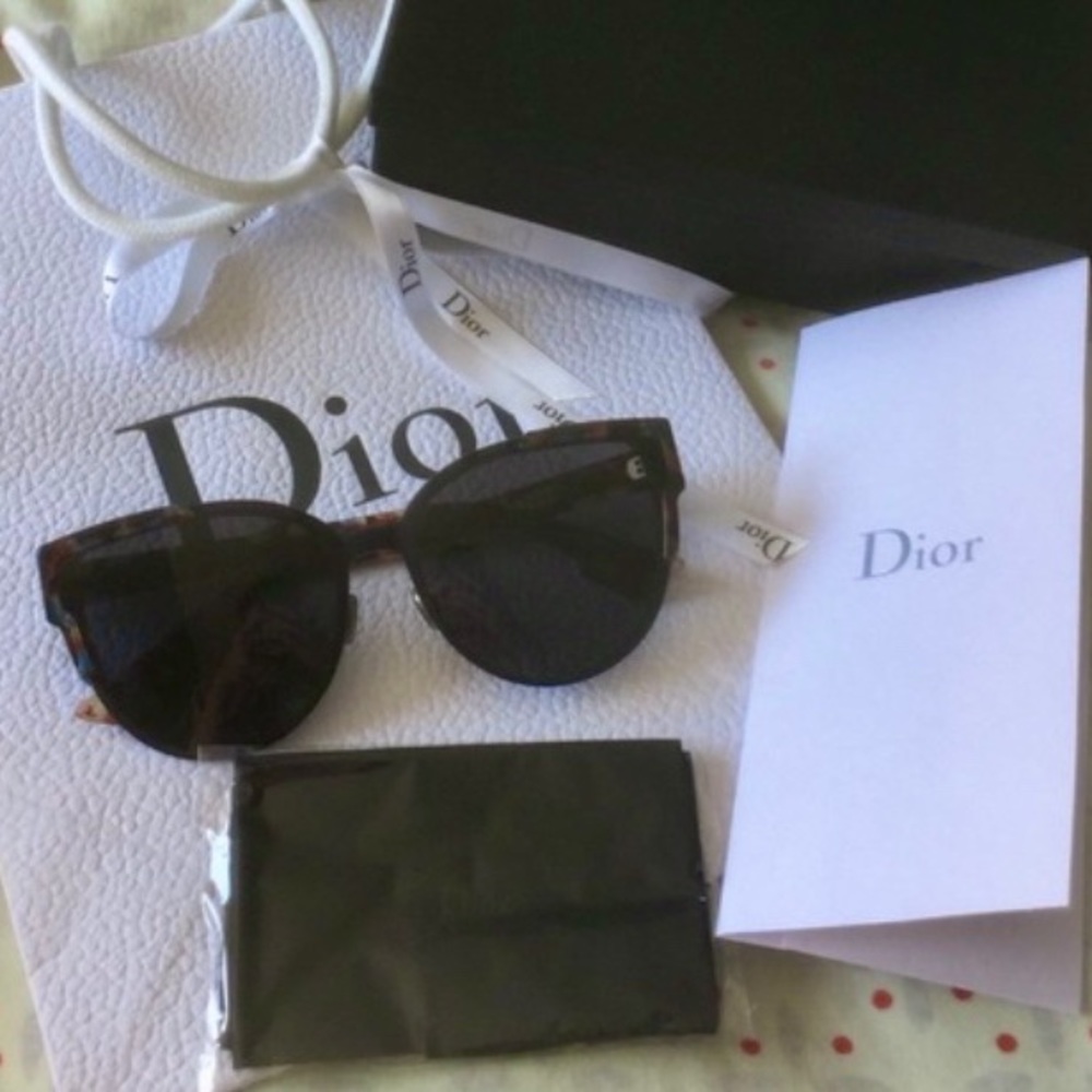 New!🕶️🌞✨ Christian Dior sunglasses in Havana Blue - Picture 1 of 1